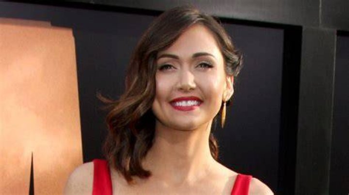 10 Amazing Bodies of Discovery Channel Stars