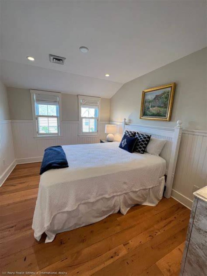 10 Lincoln Avenue, Nantucket, MA Home for Sale