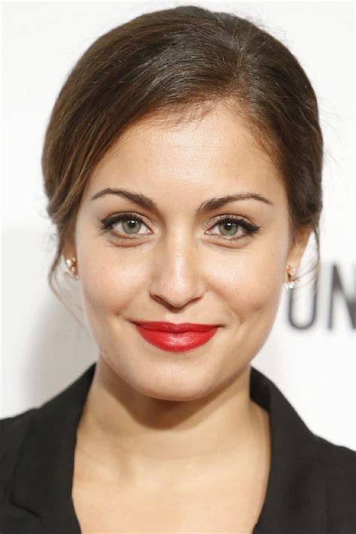 من هي hiba abouk هبة عبوك السيرة الذاتية الجنينة