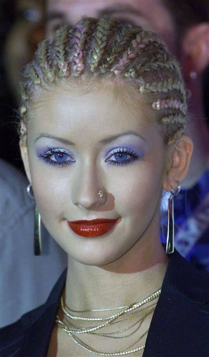 30 Pop Star Hairstyles That Defined the 2000s, From Kelly Clarkson's
