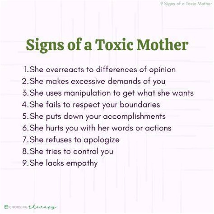 9 Signs of a Toxic Mother & The Effects of Being Raised by One