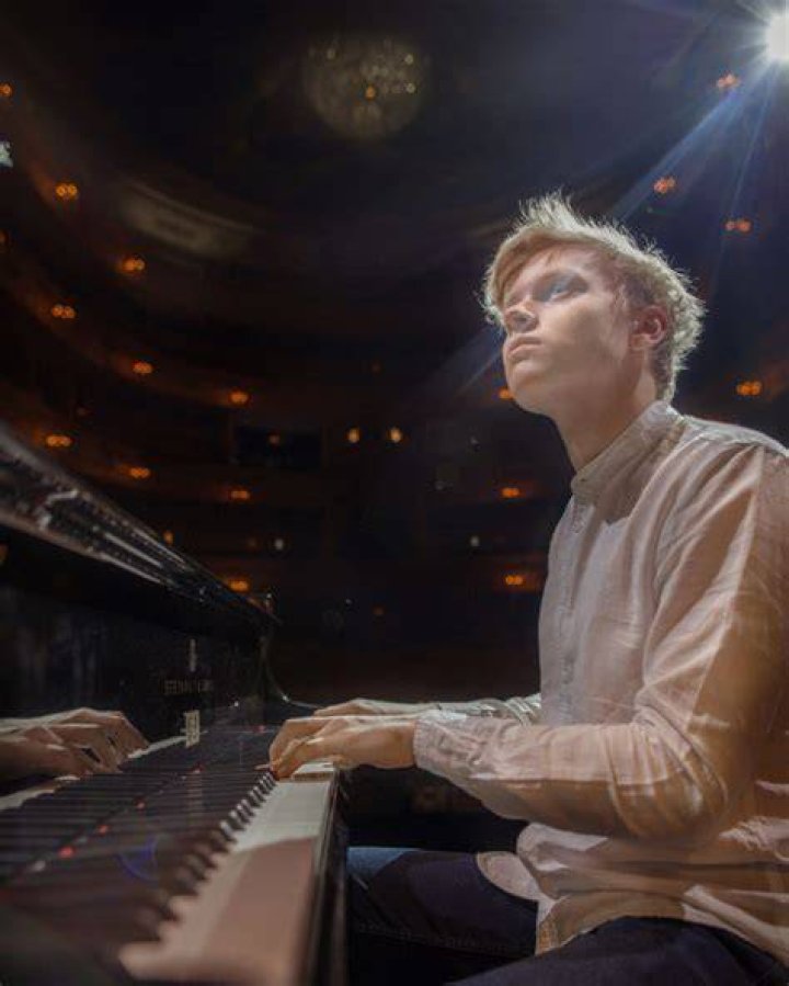 Alexander Malofeev Agence Diane du Saillant
