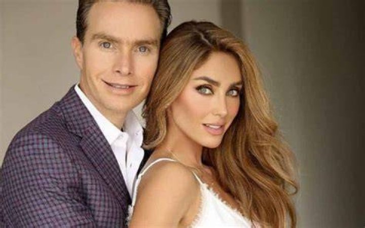 Anah&iacute; festeja con su marido nueve a&ntilde;os de matrimonio