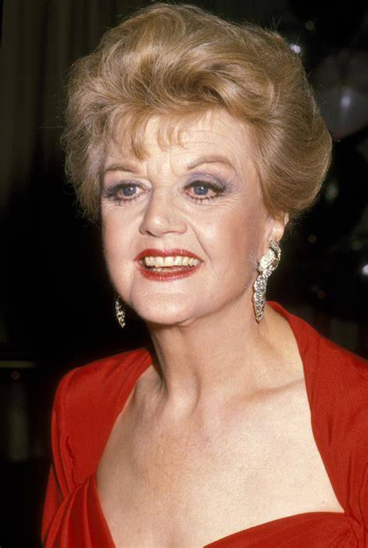 Angela Lansbury Body Measurement, Bra Sizes, Height, Weight Celeb