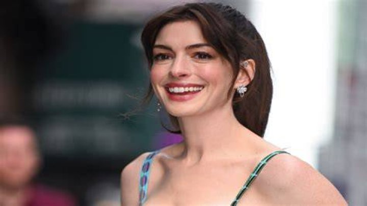 Anne Hathaway Overview