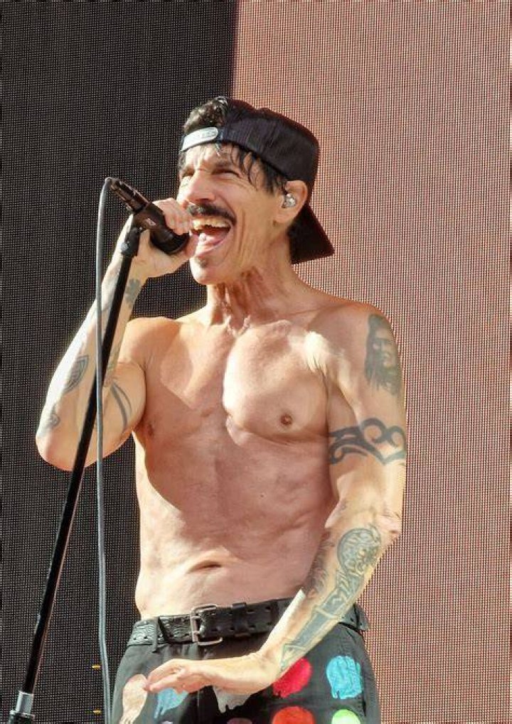 Anthony Kiedis Canal 38 Est&eacute;reo