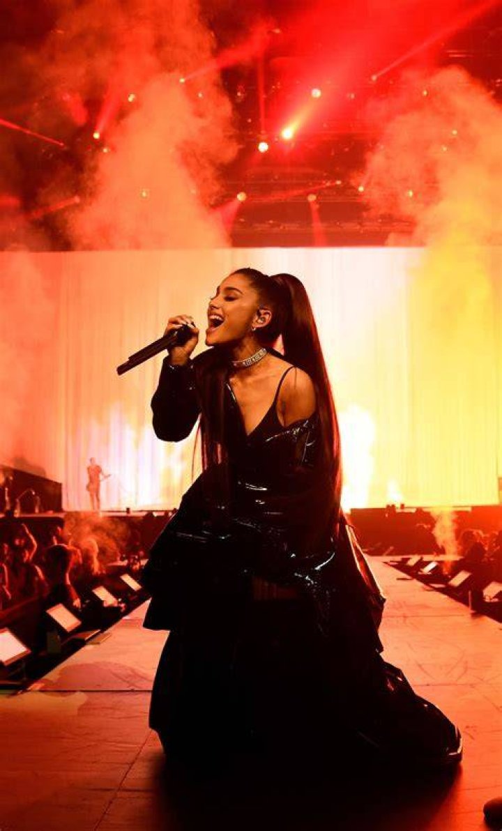 Ariana Grande's Mother Rushed Fans Backstage to Safety During