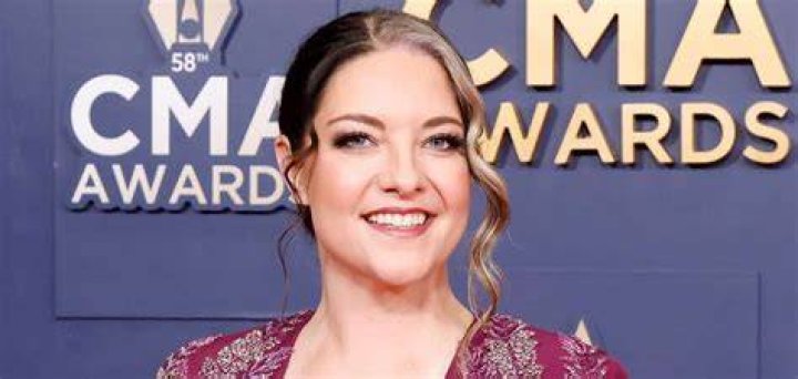 Ashley McBryde Height, Weight, Age, Body Statistics Healthy Celeb