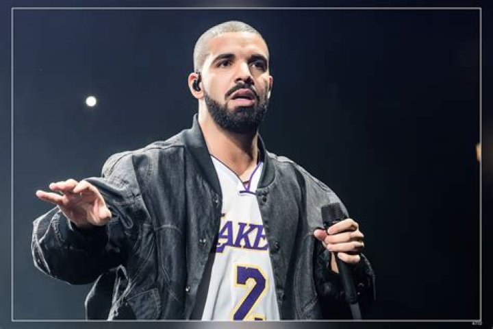 Aubrey Drake Graham (1986 ) &bull;