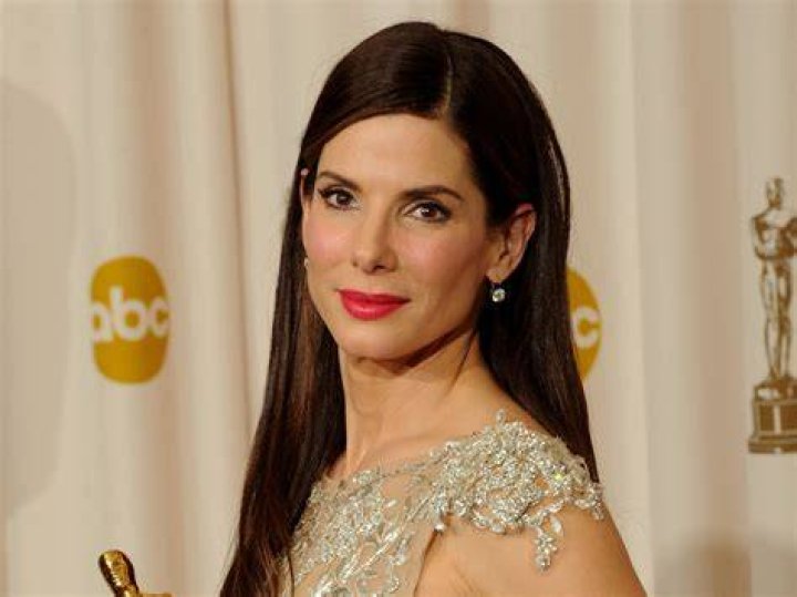 Best Actress Sandra Bullock Gets Emotional Gay Inclusive