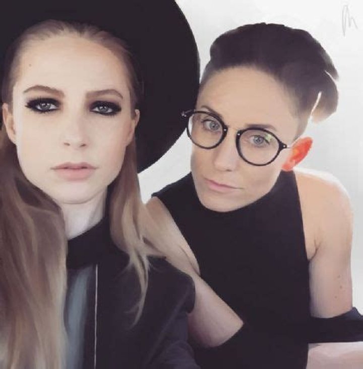 Cassie Cobb and Stephanie Wynne Levine FamousFix