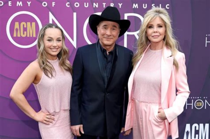 Clint Black and Family To Embark On Mostly Hits & The Mrs. Tour