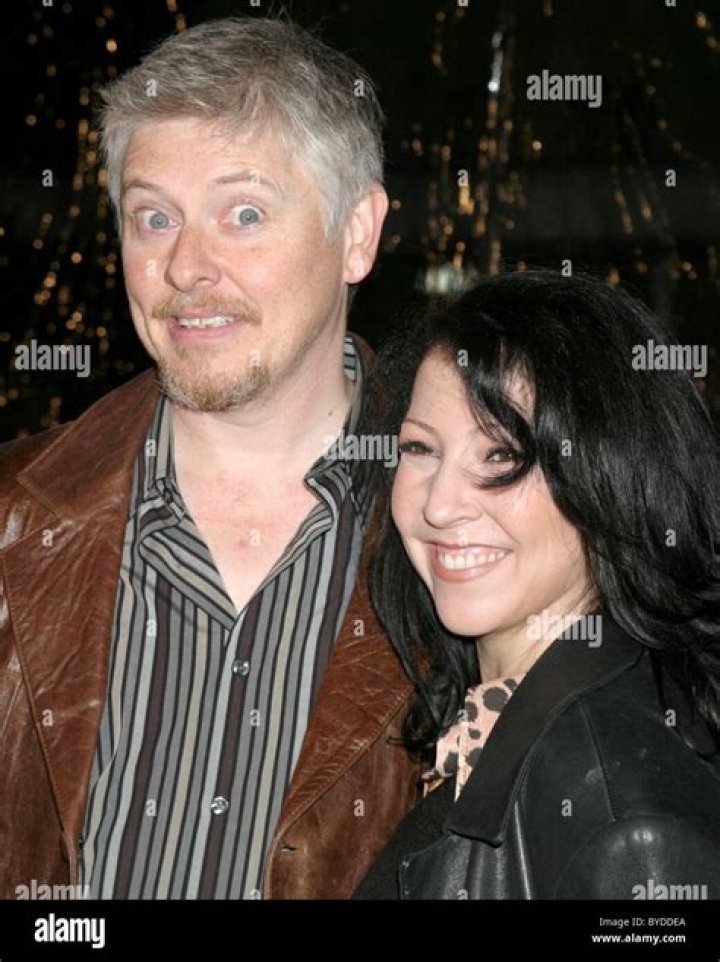 Dave Foley Bio, Wiki, Age, Height, Wife, Band, Movies, and Net Worth ·