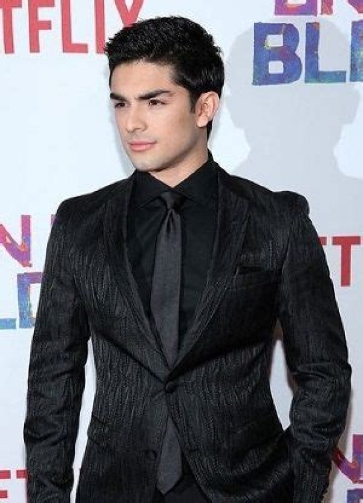 Diego Tinoco - Bio, Age, weight, height, Wiki, Facts and Family