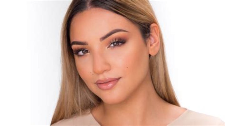 Dina Marie Vannoni Biography, Age, Height, Husband, Net Worth, Family