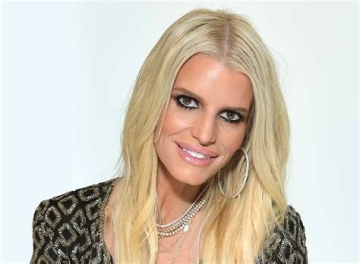 Discover The Secrets Behind Jessica Simpson's Iconic Short Hair