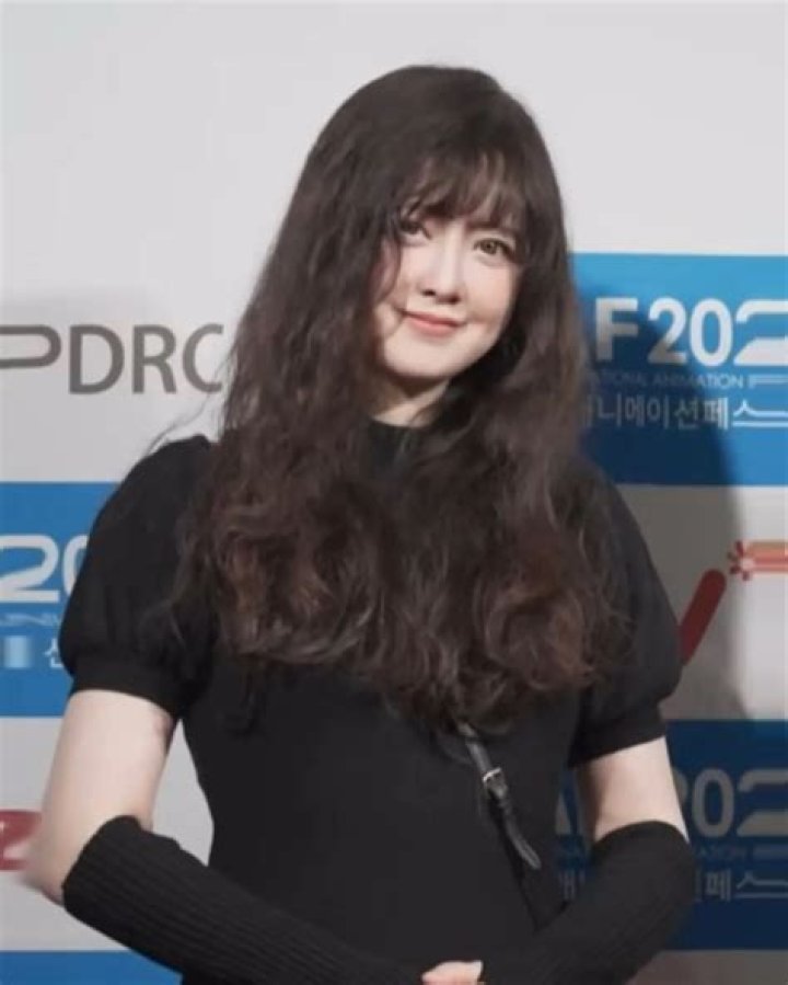 Discover The Truth: Goo Hye Sun's Family Status