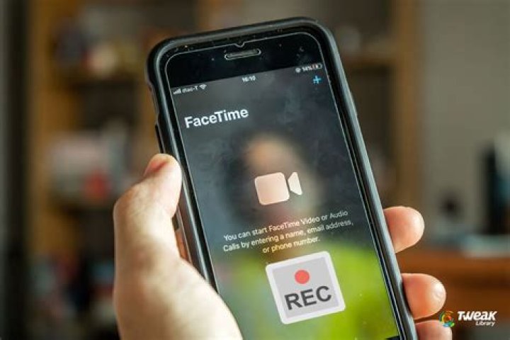 Does Facetime Tell You When Someone Screenshot? ITGeared