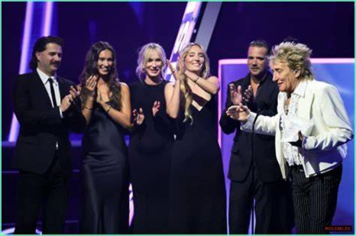 Does The Voice have an age limit? Celebrity.fm #1 Official Stars, Business & People Network, ·