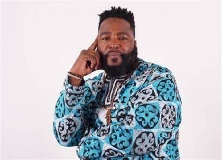 Dr. Umar Johnson Bio Age, Wife, School, Net Worth & Racial Talks