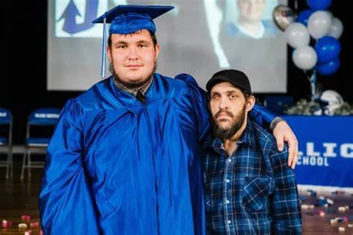 Dying Tenn. Dad Gets to Watch Son Graduate High School 2 Years Early