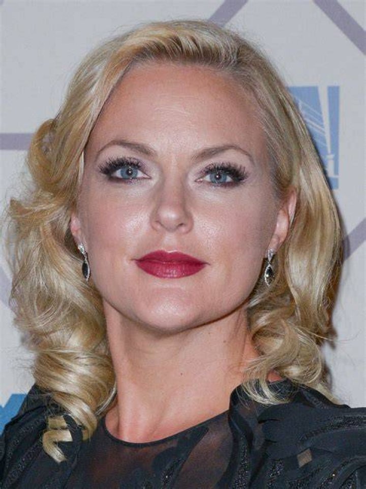 Elaine Hendrix &lsquo;To the Rescue!&rsquo; Gala in Hollywood 4/22/2017 &bull; CelebMafia
