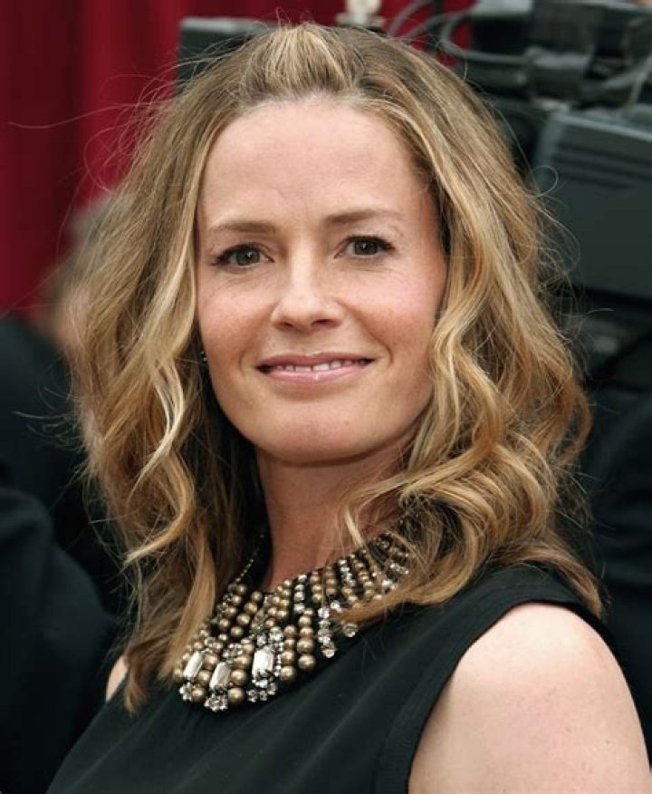 ELISABETH SHUE mitica negli anni 80 qui COME ERA e COME E'