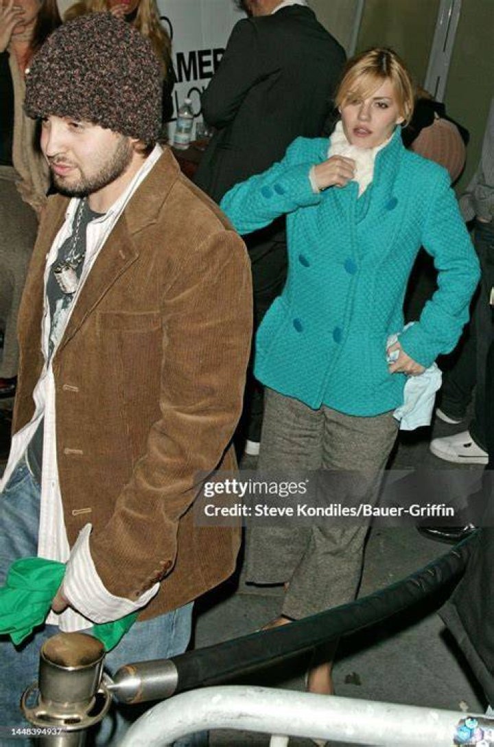 Elisha Cuthbert Trace Ayala