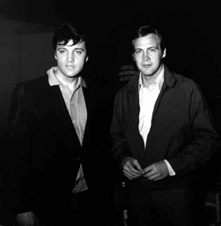 Elvis and Lee Majors many say they look like brothers Elvis presley