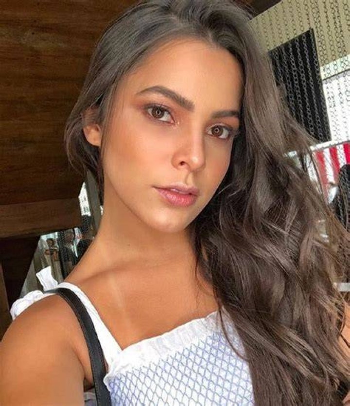 Emilly pensa em ser atriz e n&atilde;o descarta volta com Marcos A Gazeta