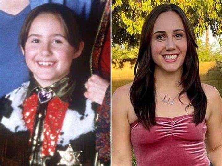 Emily Roeske Now What Is The Halloweentown Actress Doing Now In 2023