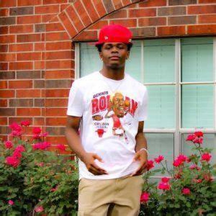 famouswooda Salary, Net worth, Bio, Ethnicity, Age Networth and Salary