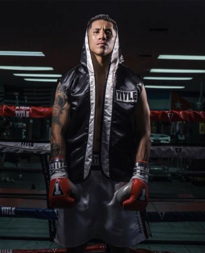 Fernando Vargas Jr. Turns Pro On December 18! Boxing News 24