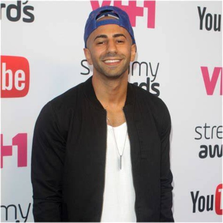 FouseyTube Net Worth Girlfriend Famous People Today