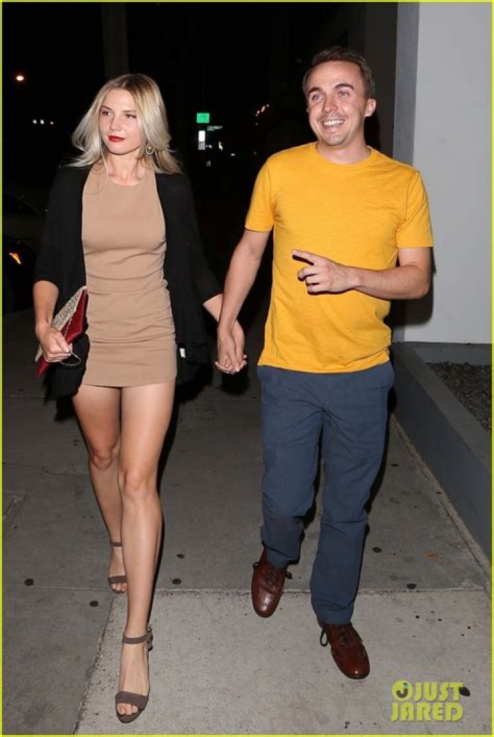 Frankie Muniz Looks So Happy with Girlfriend Paige Price! Photo
