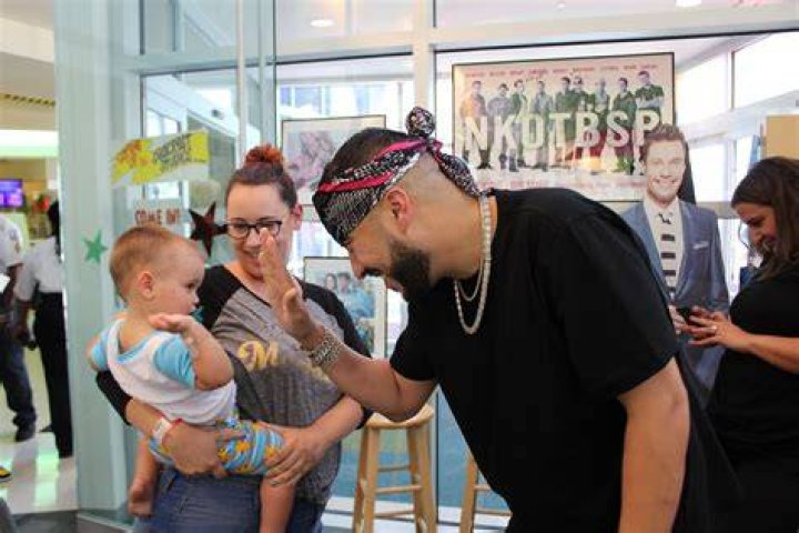 French Montana Surprises Kids at Seacrest Studios in Children&rsquo;s