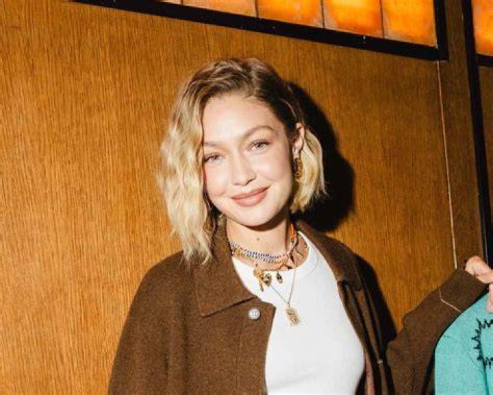 Gigi Hadid shares first family photo with Zayn and newborn daughter
