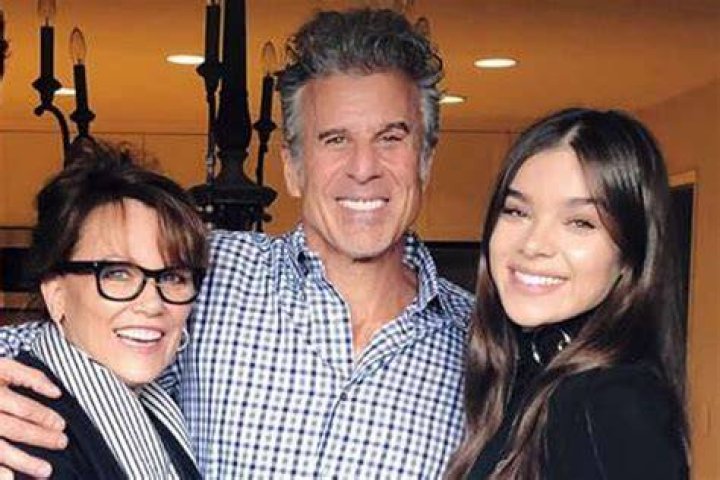 Hailee Steinfeld Parents Meet her fitness trainer father