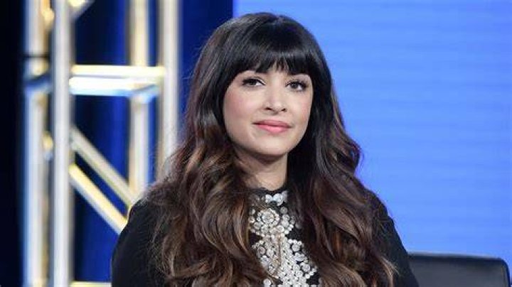 Hannah Simone Net Worth, Bio, Height, Family, Age, Weight, Wiki 2023