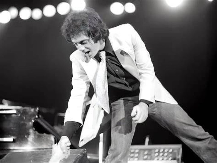 How Billy Joel’s ‘Vienna’ Went From a Deep Cut to His Most Popular Song