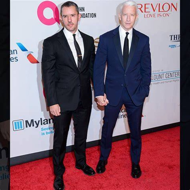 How Tall Is Anderson Cooper?