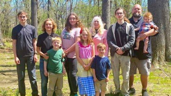 Husband Travis Shane Stewart, Parents Siblings ·