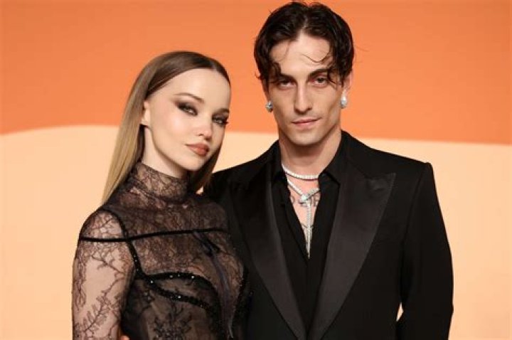 Is Dove Cameron Single? 2024 Dating Update, Exes J14