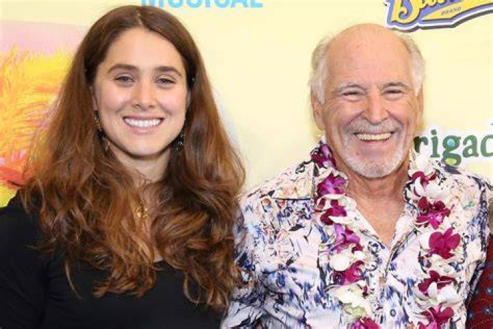 Is Sarah Delaney Buffett Married, Wedding, Age, Instagram