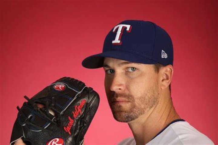 Jacob deGrom Height, Weight, Net Worth, Age, Birthday, Wikipedia, Who, Nationality, Biography