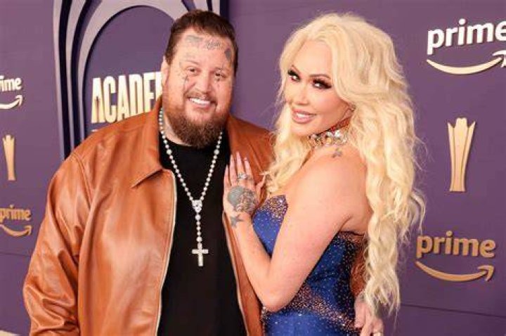 Jelly Roll Says It's &ldquo;One Of The Coolest Experiences&rdquo; When His Mom Gets