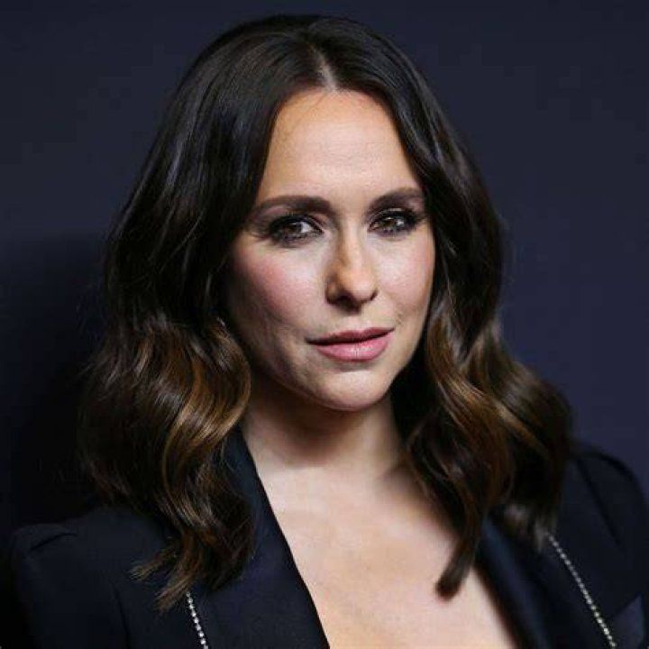 Jennifer Love Hewitt from The Big Picture Today's Hot Photos E! News