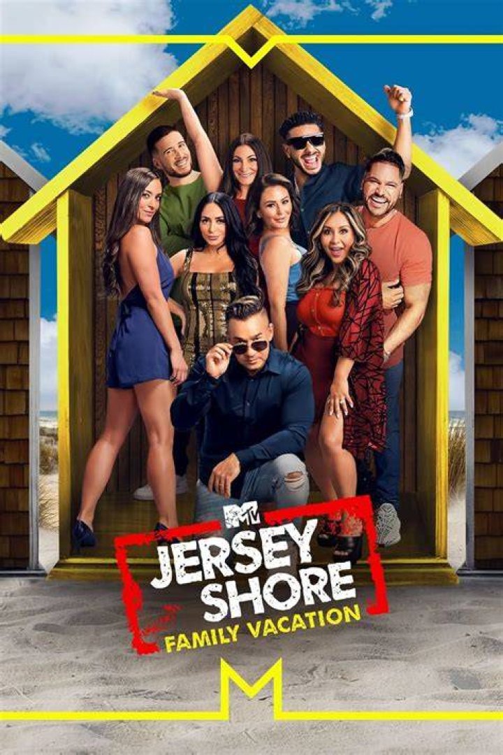 Jersey Shore's Angelina Pivarnick looks unrecognizable as she poses in