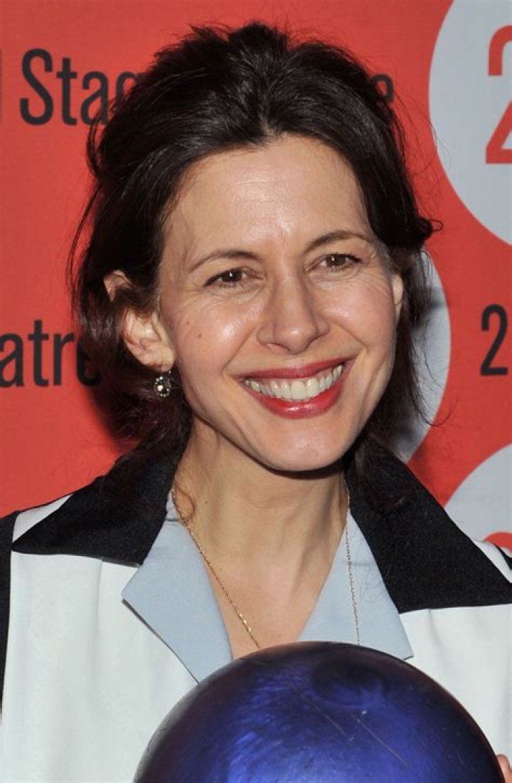 Jessica Hecht Movies & TV Shows The Roku Channel Roku