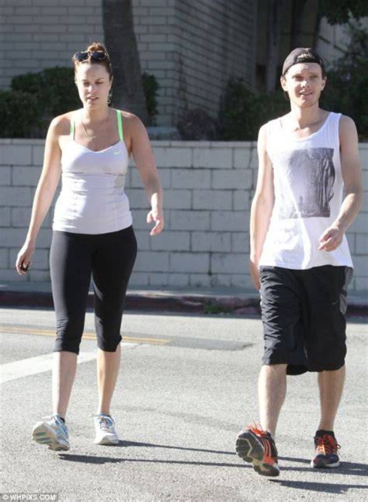 Jessica McNamee Workout Routine